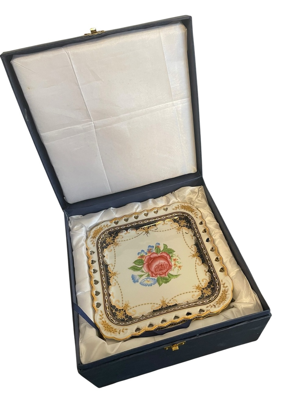 Sorelle Fine Porcelain Square Floral Rose Decorative Plates Set of 6 in Box